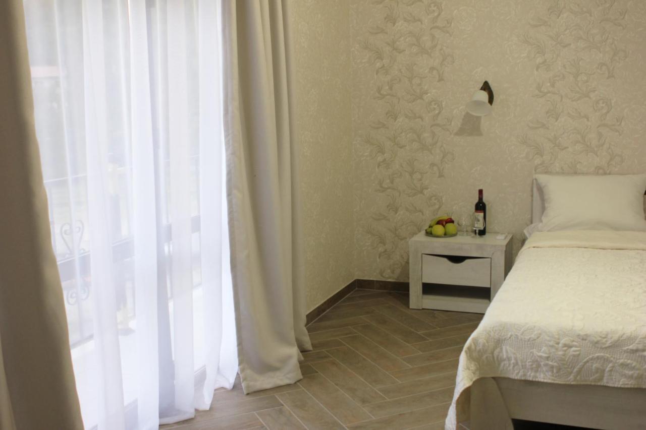Hotel Black Sea Sukhumi Eksteriør bilde
