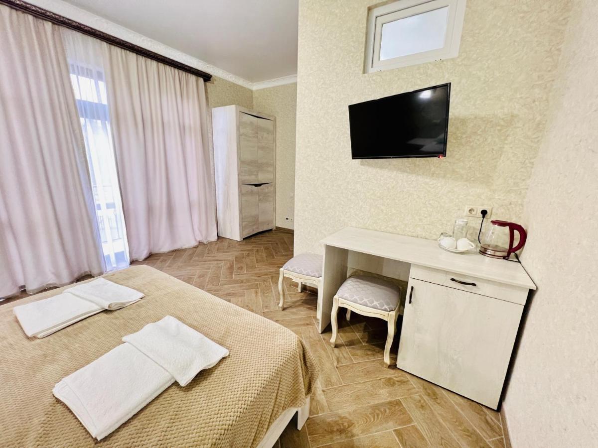 Hotel Black Sea Sukhumi Eksteriør bilde