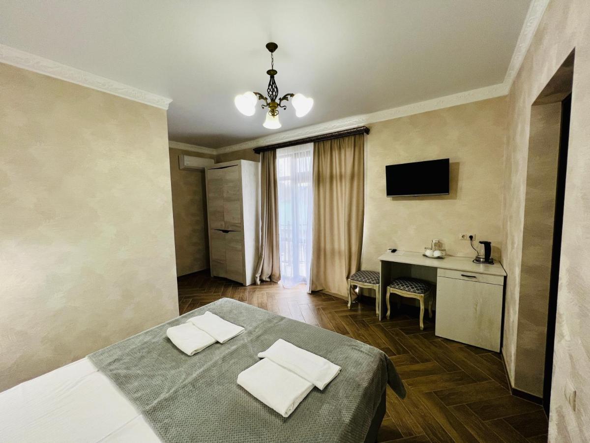 Hotel Black Sea Sukhumi Eksteriør bilde