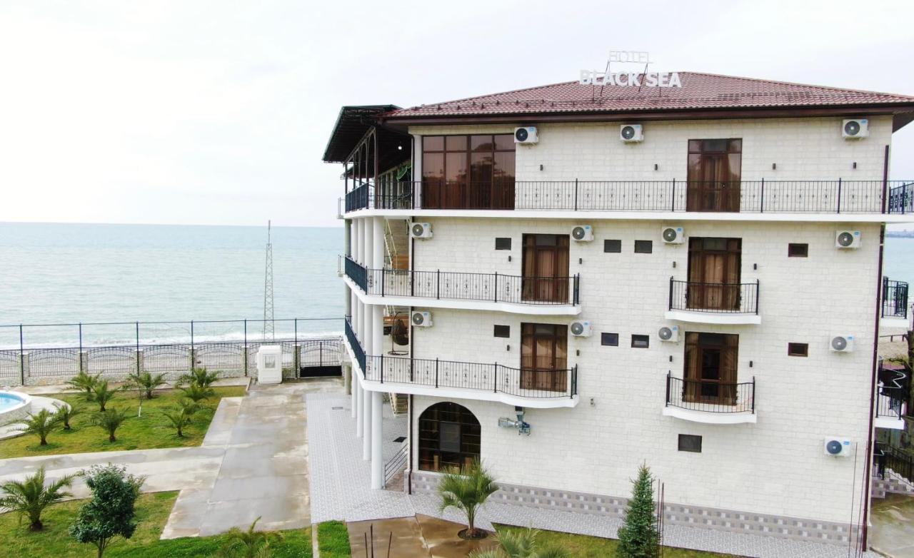 Hotel Black Sea Sukhumi Eksteriør bilde