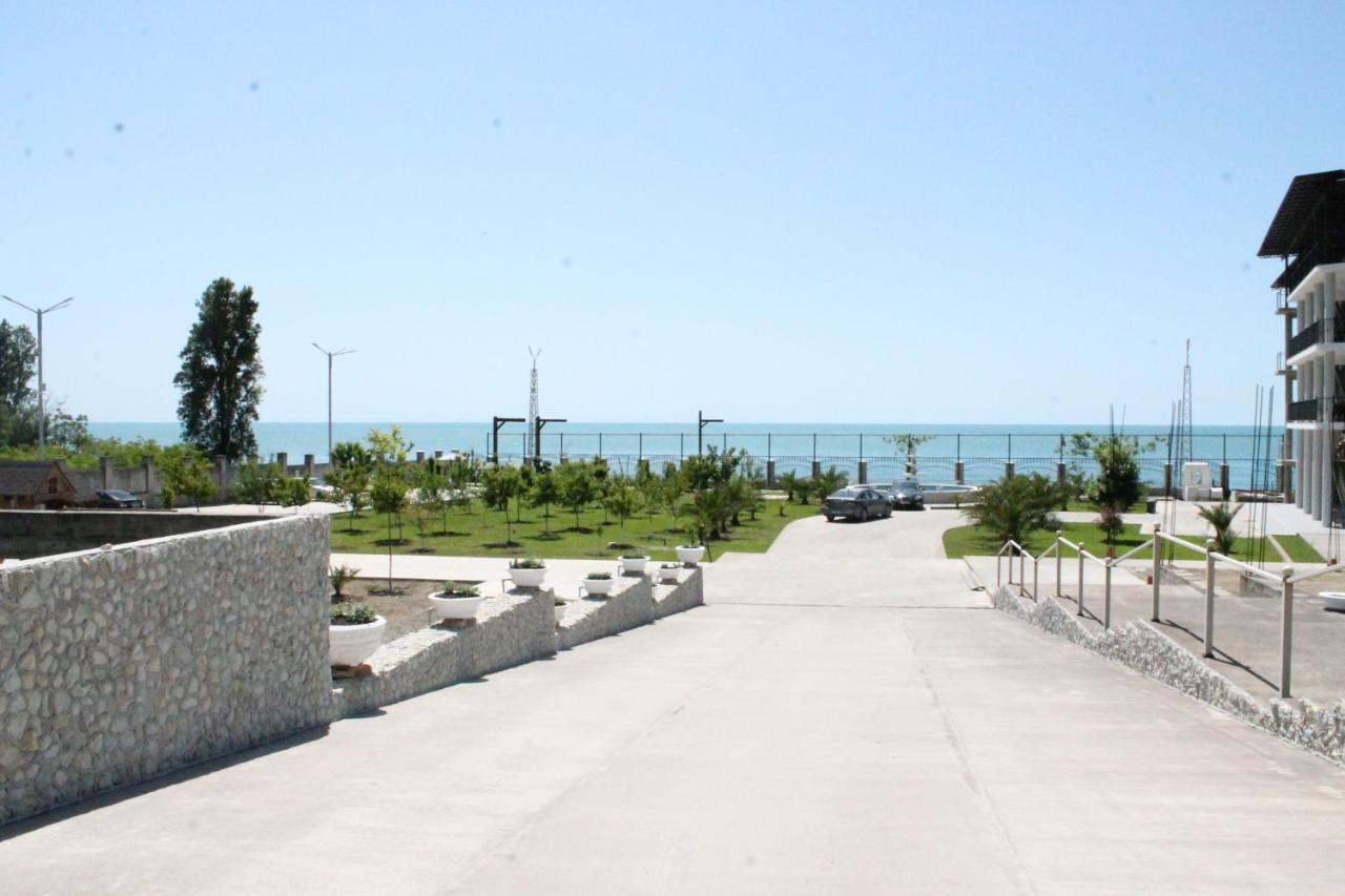 Hotel Black Sea Sukhumi Eksteriør bilde