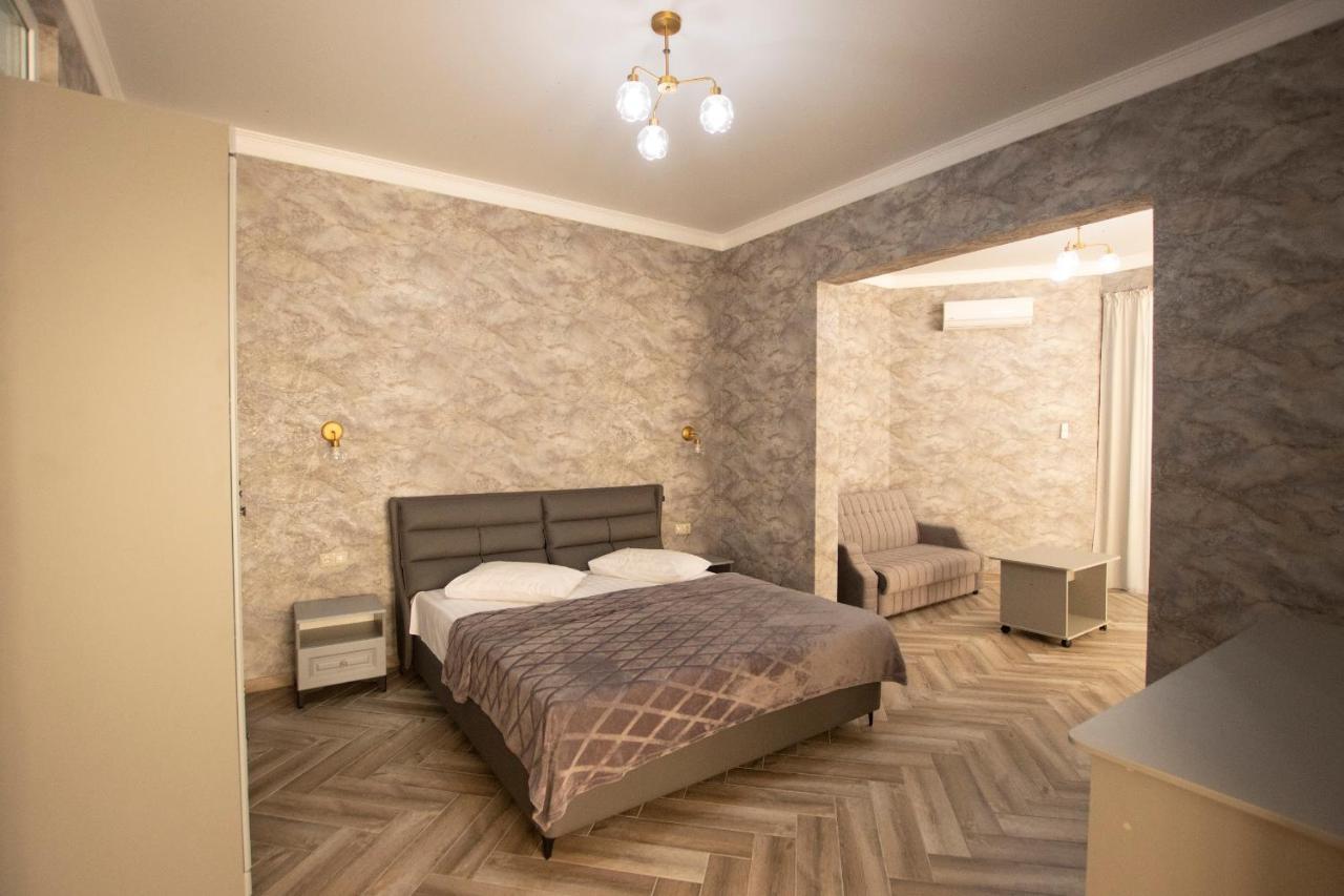 Hotel Black Sea Sukhumi Eksteriør bilde